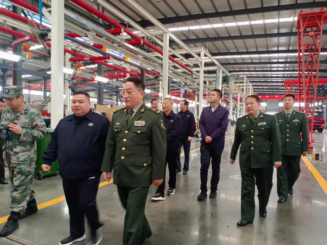 省委常委、省軍區(qū)政委視察我公司應(yīng)急產(chǎn)業(yè)發(fā)展?fàn)顩r
